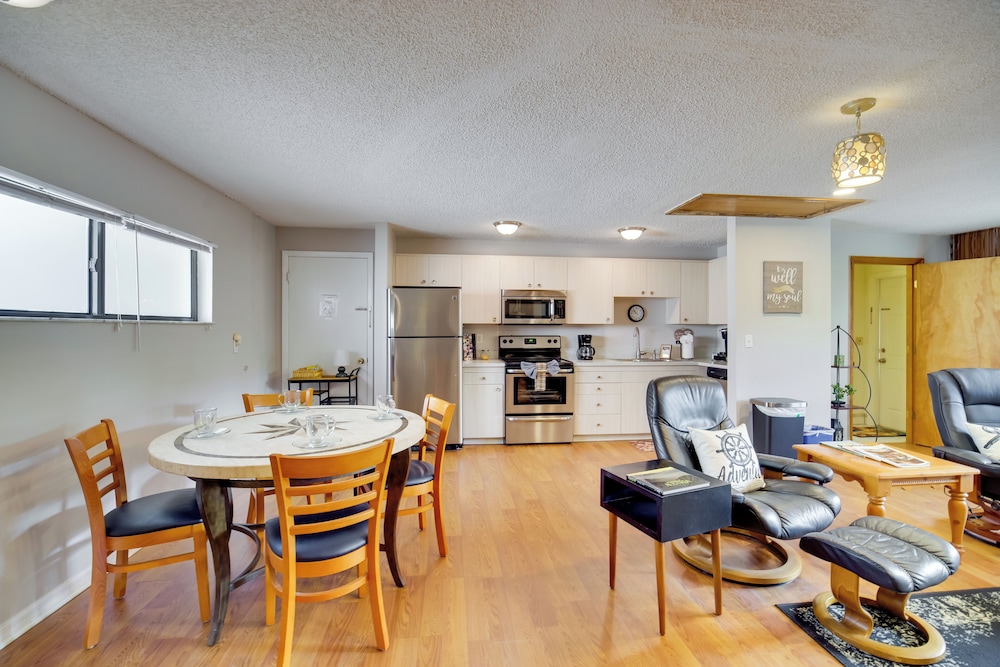 Next to Turtle Preserve: Oceanside Florida Retreat