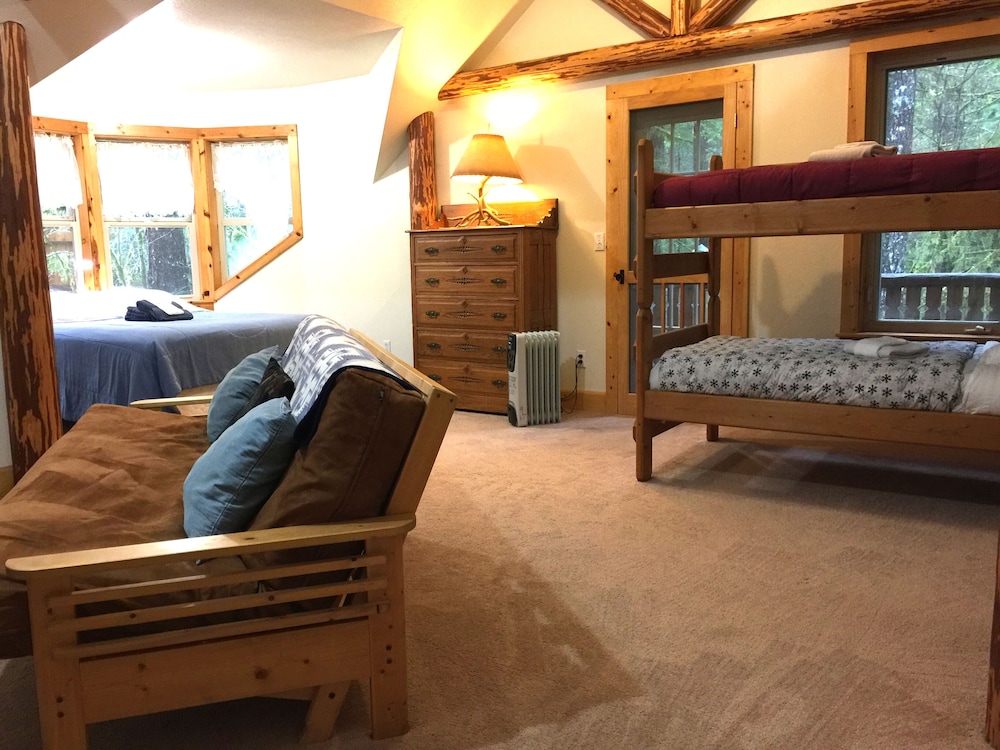 Snowline Cabin #25 A Country-style pet Friendly Cabin With hot tub and Wifi! view 3