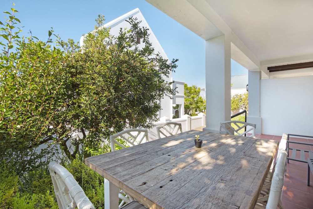 Winelands Golf Lodges at De Zalze