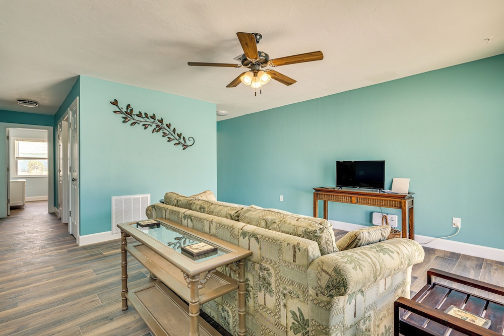 3 Mi to Fort Myers Beach: Unit w/ Furnished Patio!