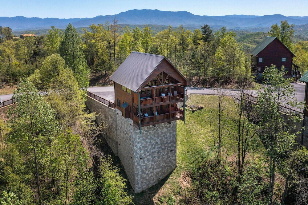 A Smoky Mountain Hide-a-way