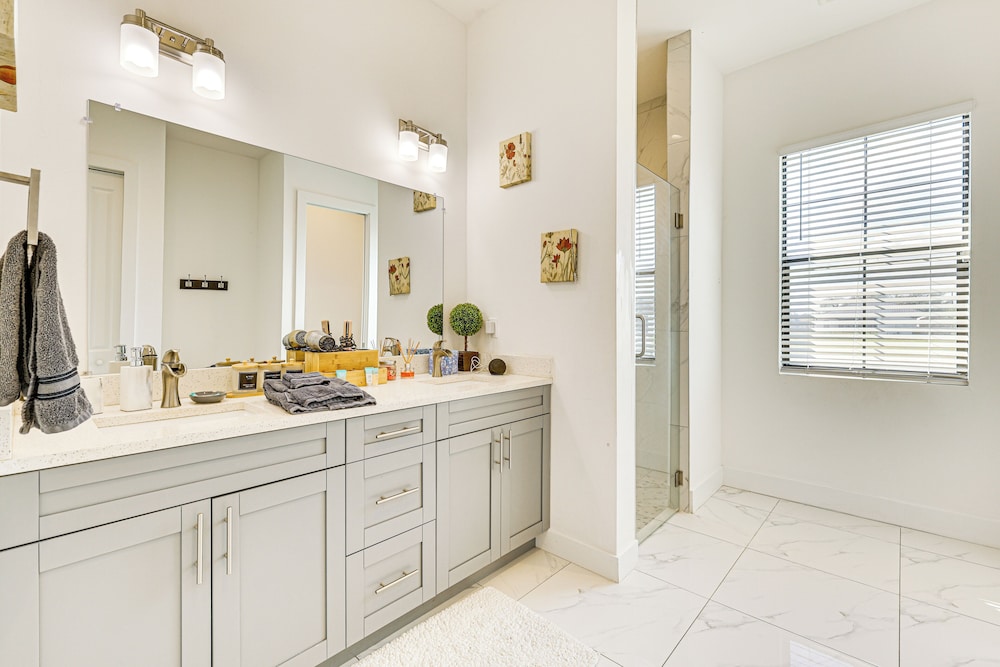 Day Trip to Fort Myers Beach: Pet-friendly Home!
