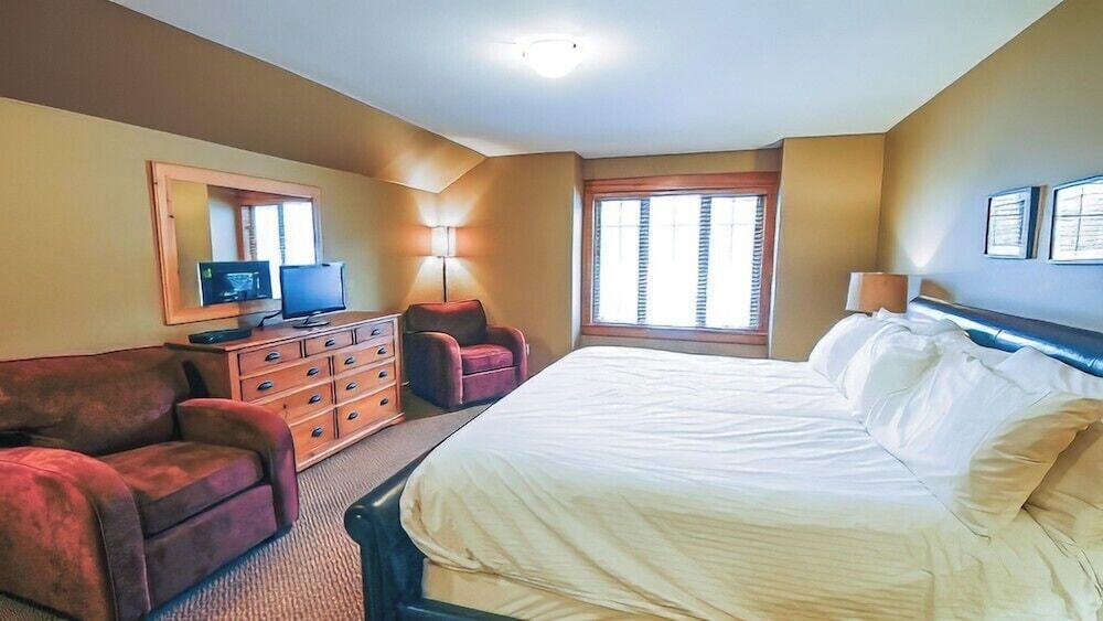 Fernie Vacations - Pinnacle Ridge Chalets by Fernie Lodging - Property Image 8