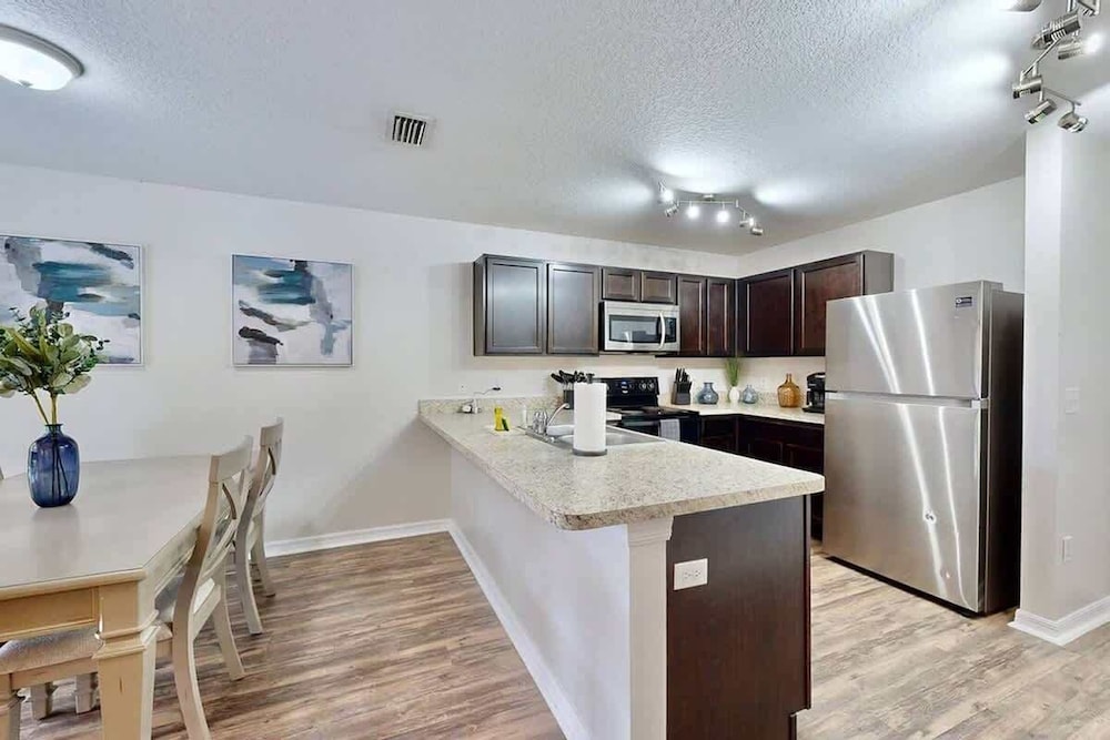 Brooksville Retreat! 3 Bed, 2 Bath!