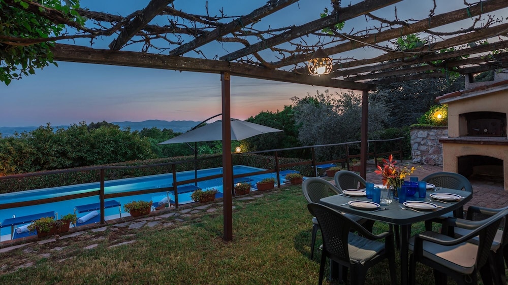 Villa Paola 6 in Gualdo Cattaneo view 3