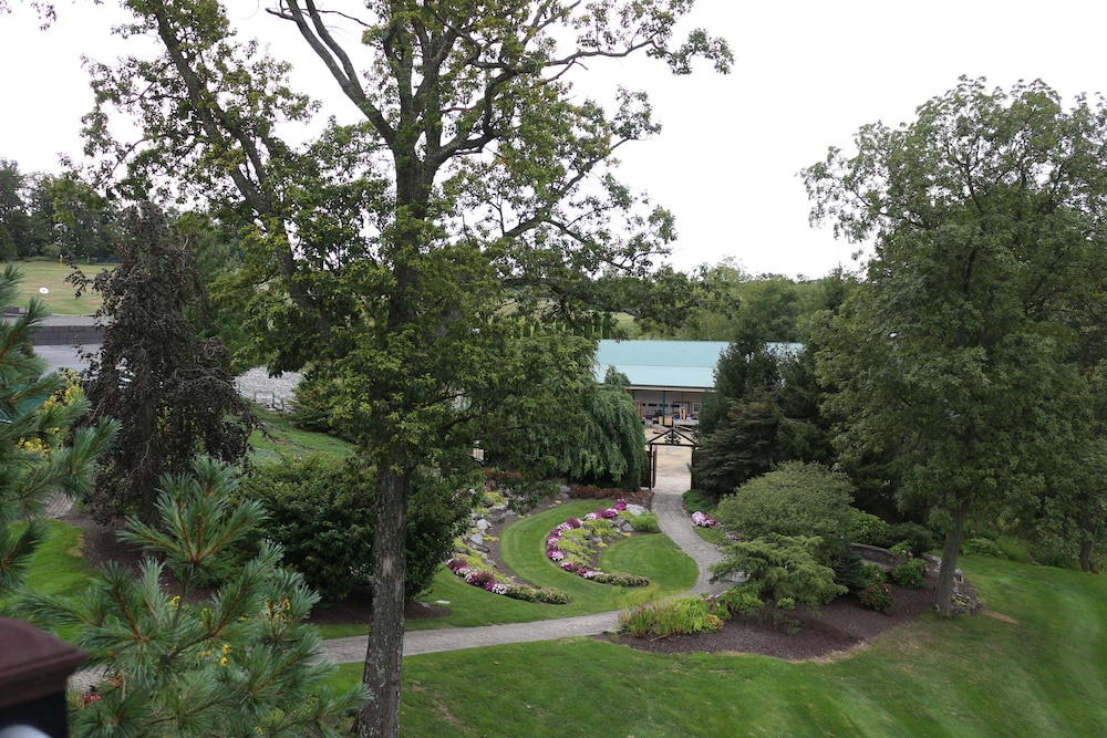 The Lodge at Woodstone Country Club