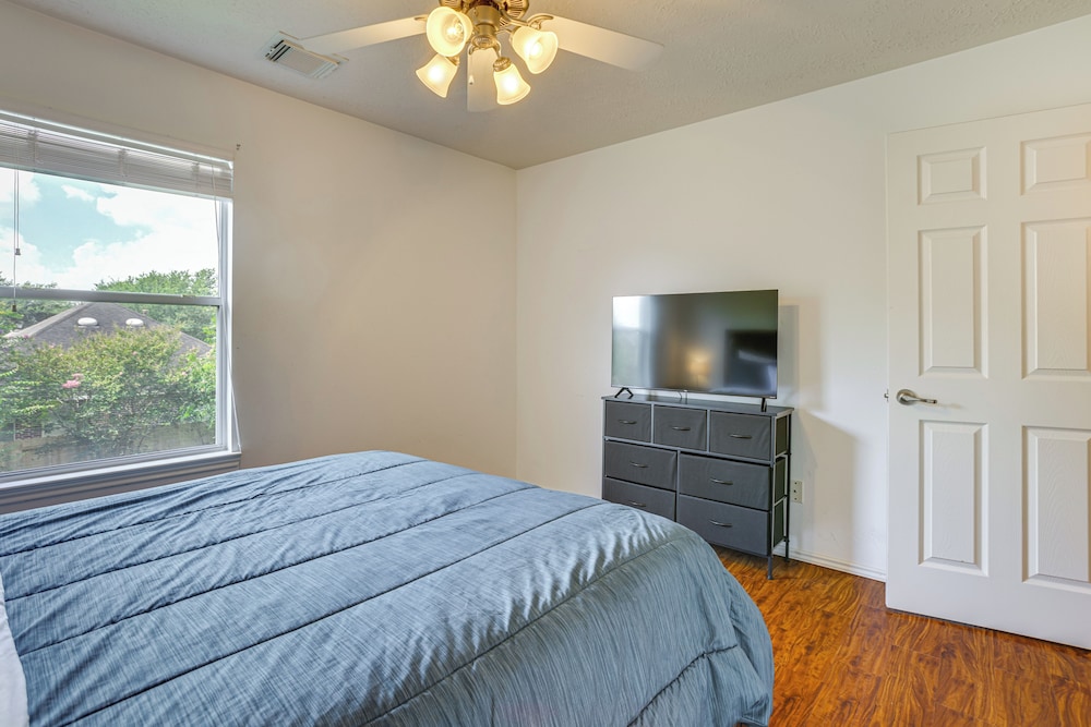 Fish & Hike: Pet-friendly Humble Home w/ Yard