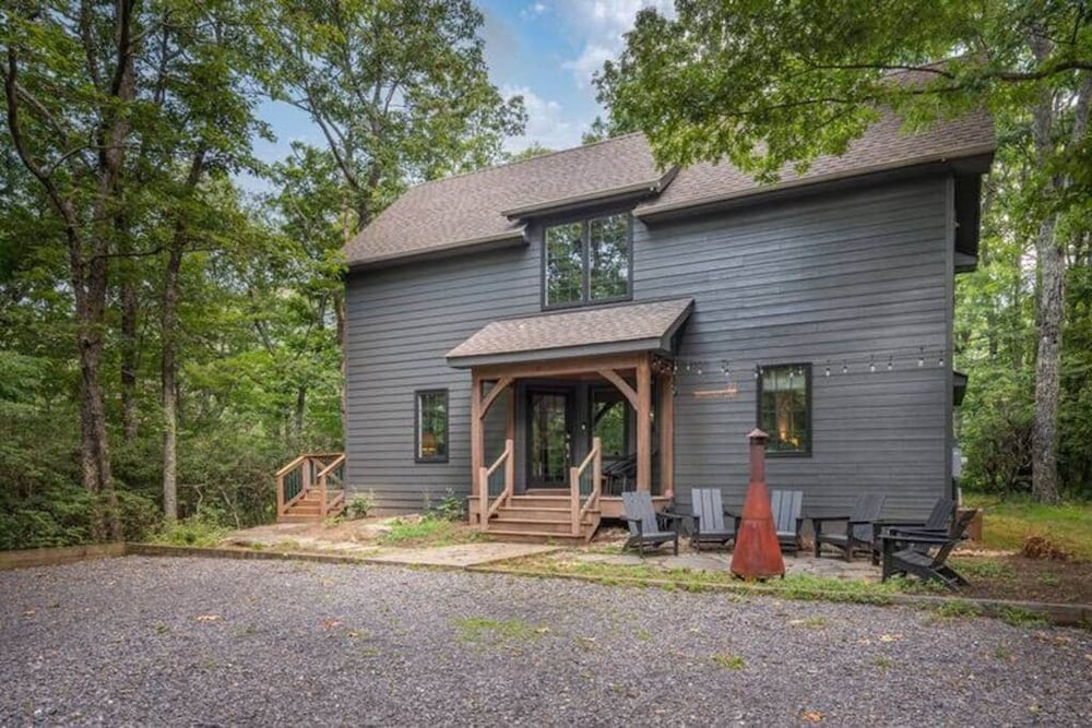 Adventure Awaits - Family Home