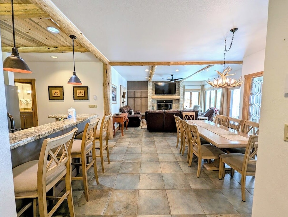 Chateaux Dumont 2724