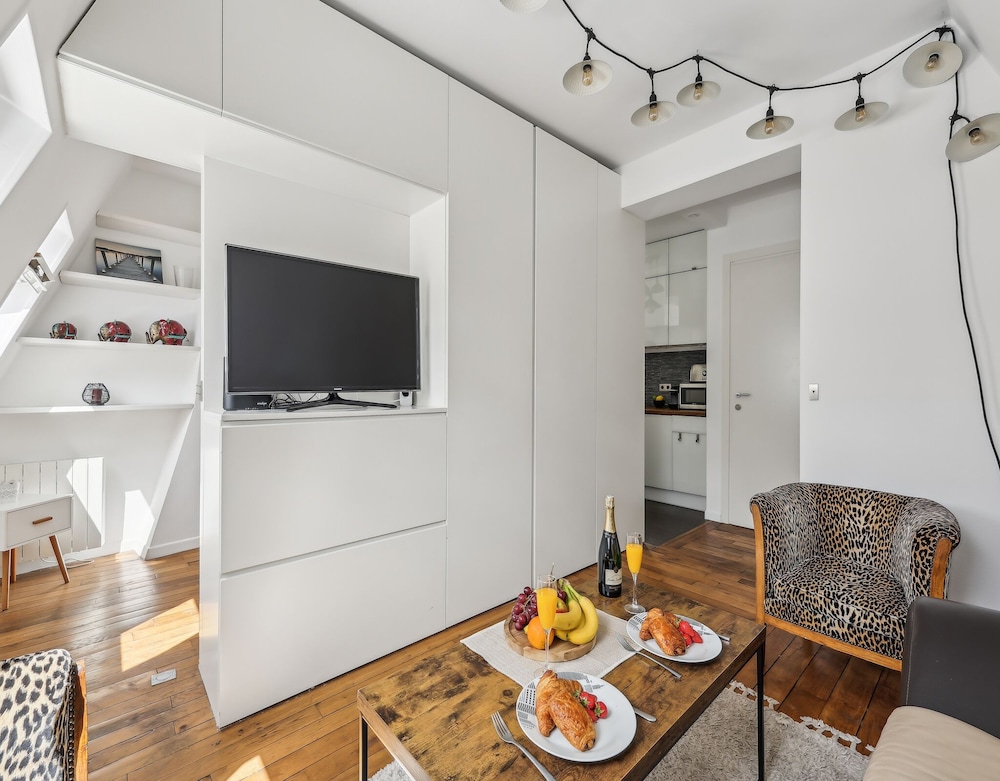 Charming Studio Near Palais Royal