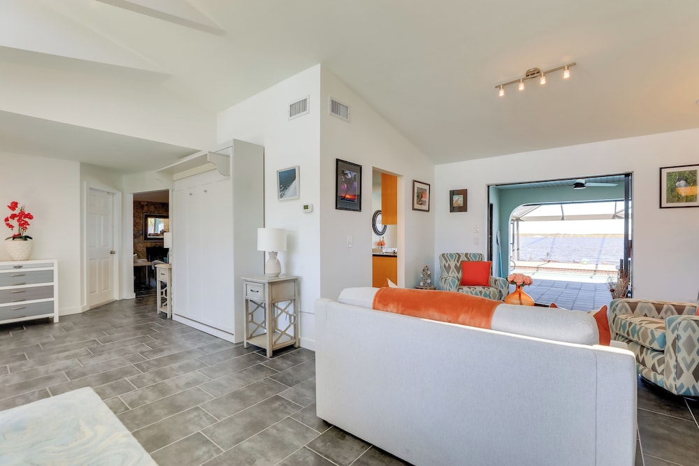 Riverfront Gem w/ Hot Tub & Pool in Port Charlotte