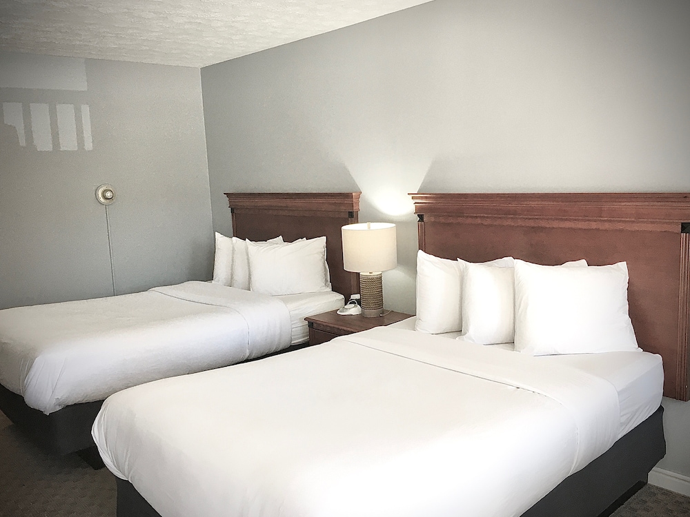 Empire Lakeshore Inn
