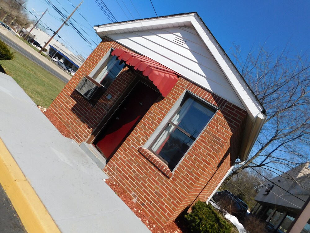 Mounts Motel
