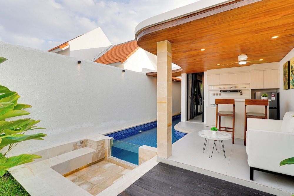 LaLuxe Villa and Residence