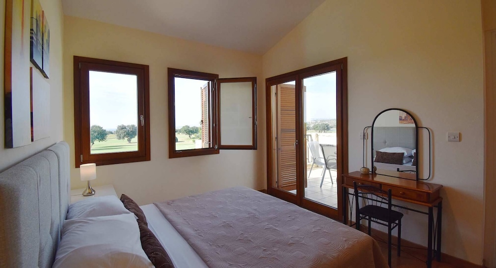 Lovely 2 bedroom Villa Kornos HG33 with private pool and golf course views, In the heart of Aphrodite Hills, near resort centre view 5