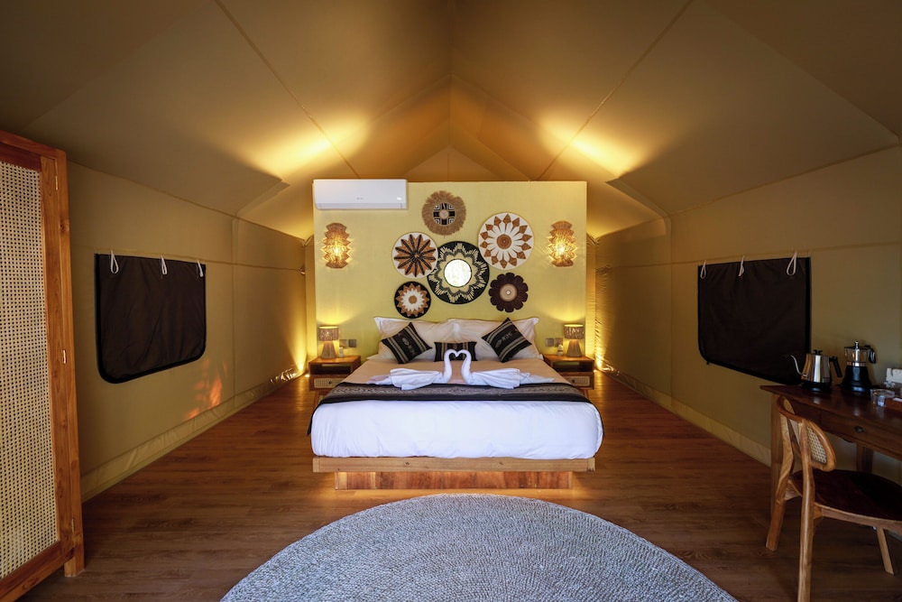 Barefoot Glamping