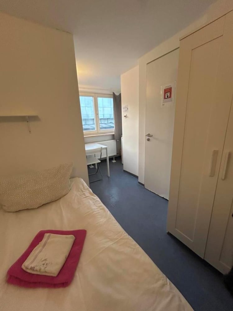 2-Rent Group Hostel Apartments SEN14