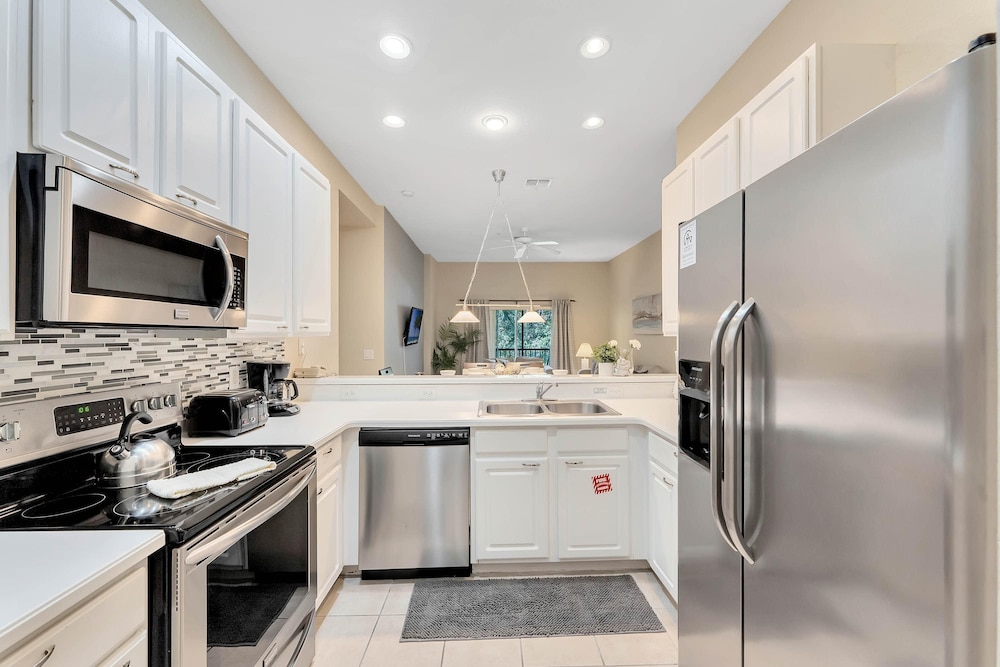 806 LL - Exquisite 3BR Townhome- Bahama Bay Oasis view 4