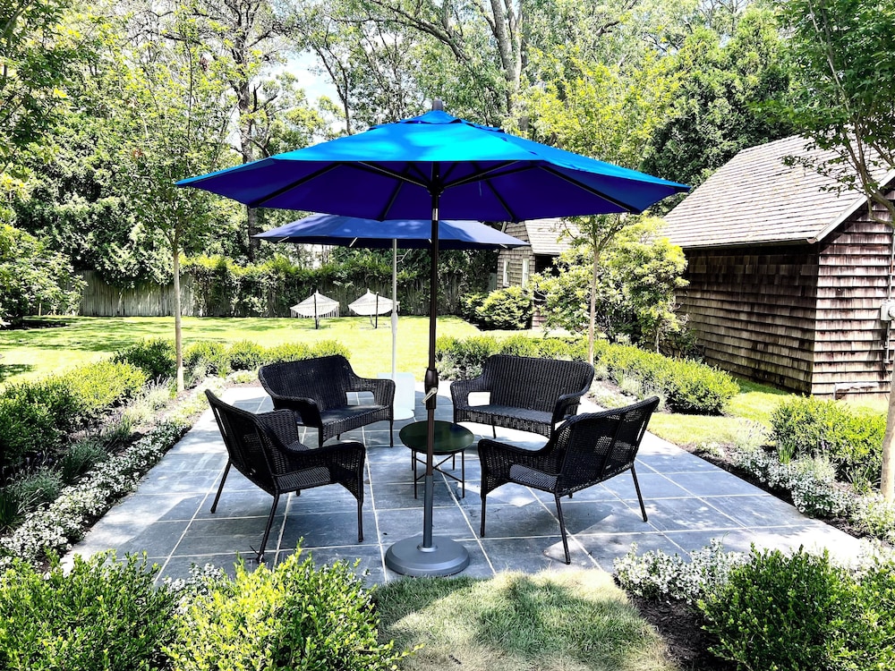 Wainscott Woods Retreat