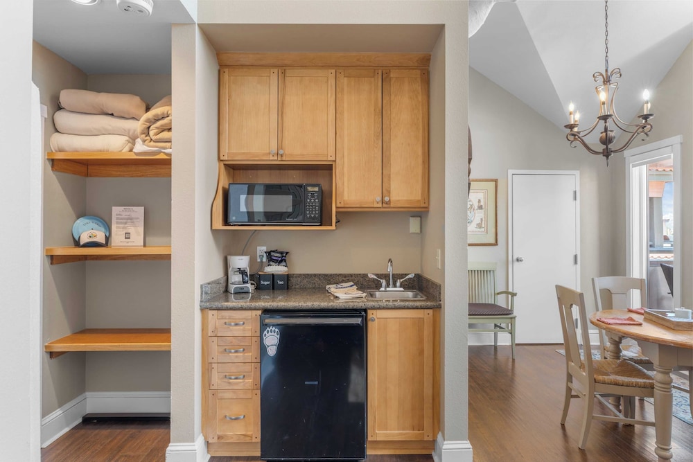 Blue Mesa Lodge 40C by Avantstay Ski In/ Ski Out Unit w/ Balcony!