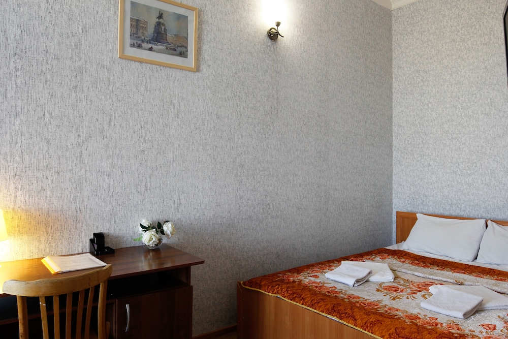 Guest rooms on Petropavlovskaya view 4