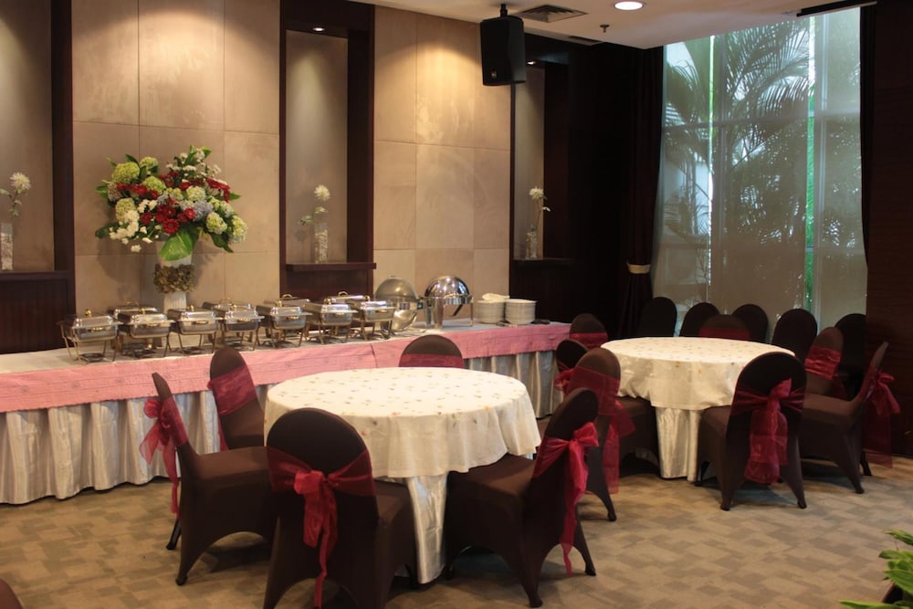 President Executive Club