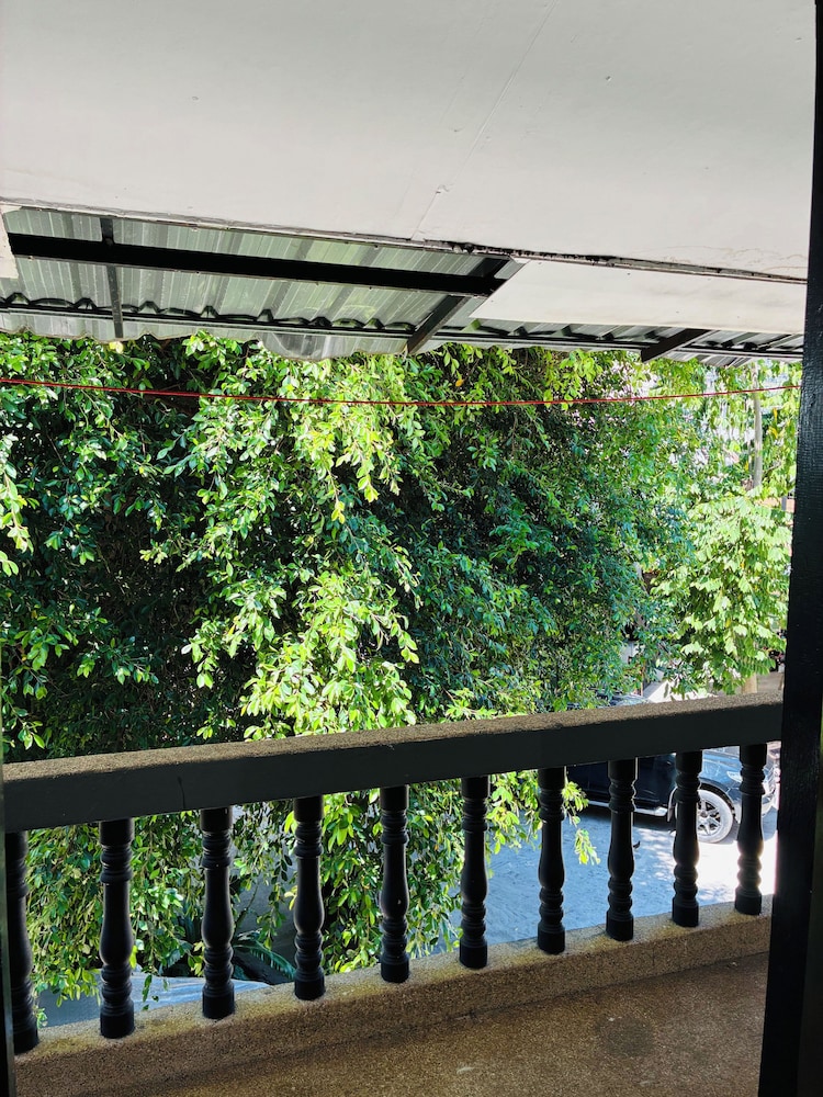Apartment Wat Sawang Arom 09