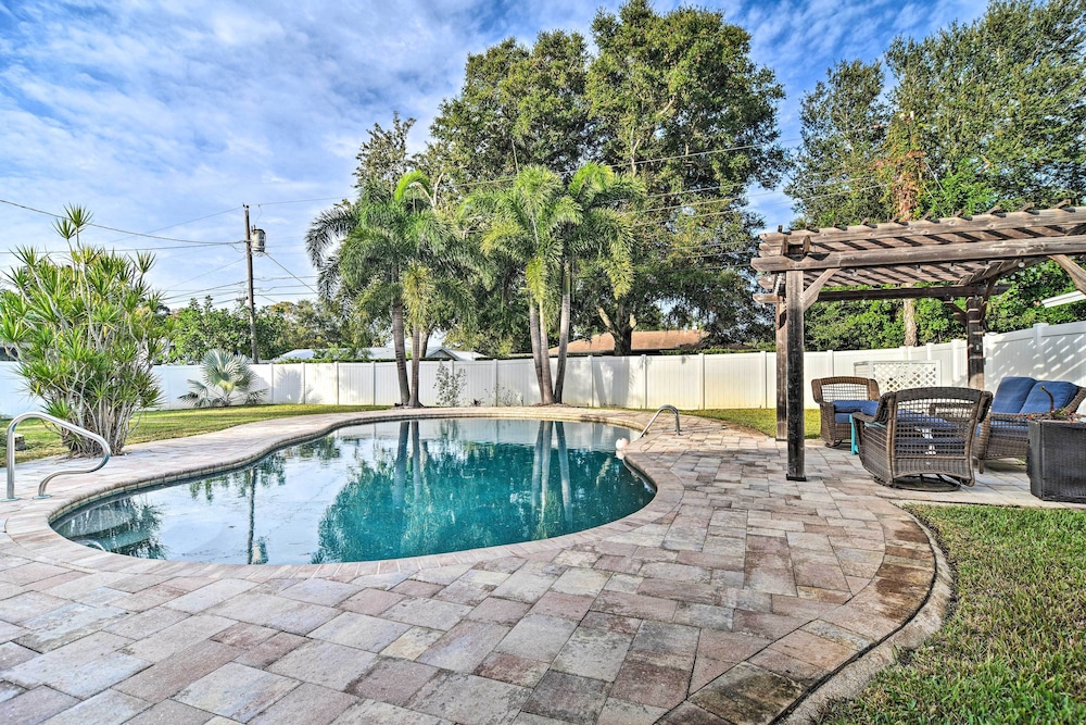Seminole House < 1 Mile to Indian Rocks Beach!