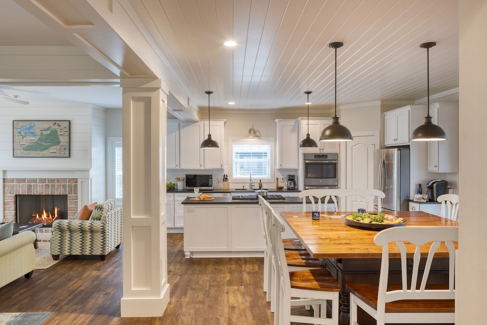 Pink Plume Coastal Escape Near Beach Private Pool Grill Luxe Interiors