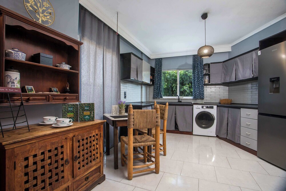 Villa Lilienne - Tranquil Escape With Private Garden Balcony