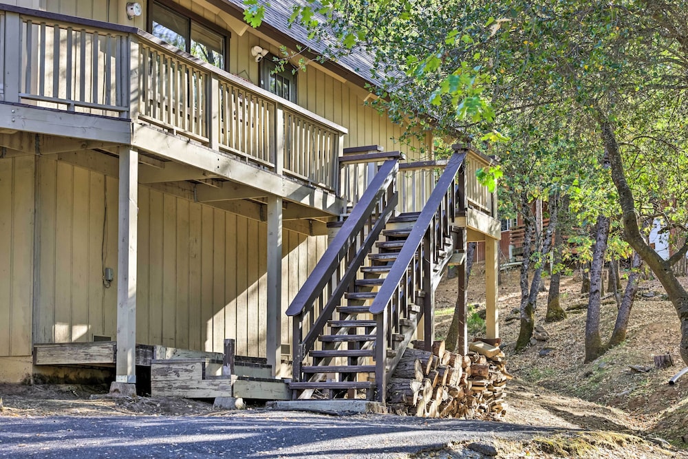 Spacious Groveland Cabin w/ Wraparound Deck! view 5
