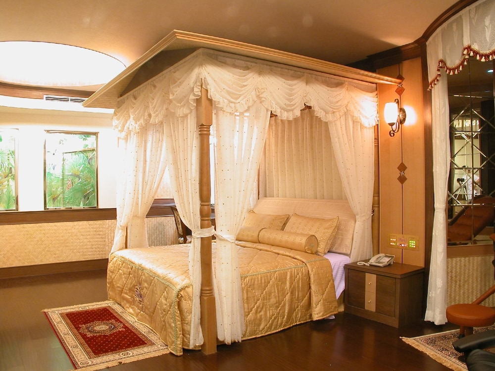 Swan Lake hotel