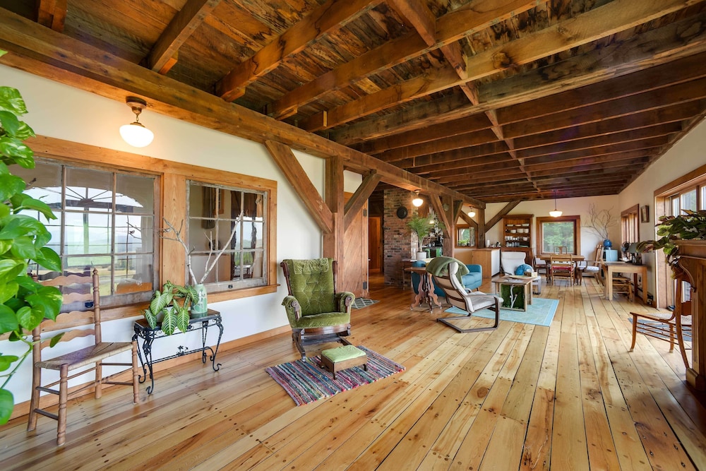 Breathtaking Mtn Views: Stylish Rustic Retreat! view 4