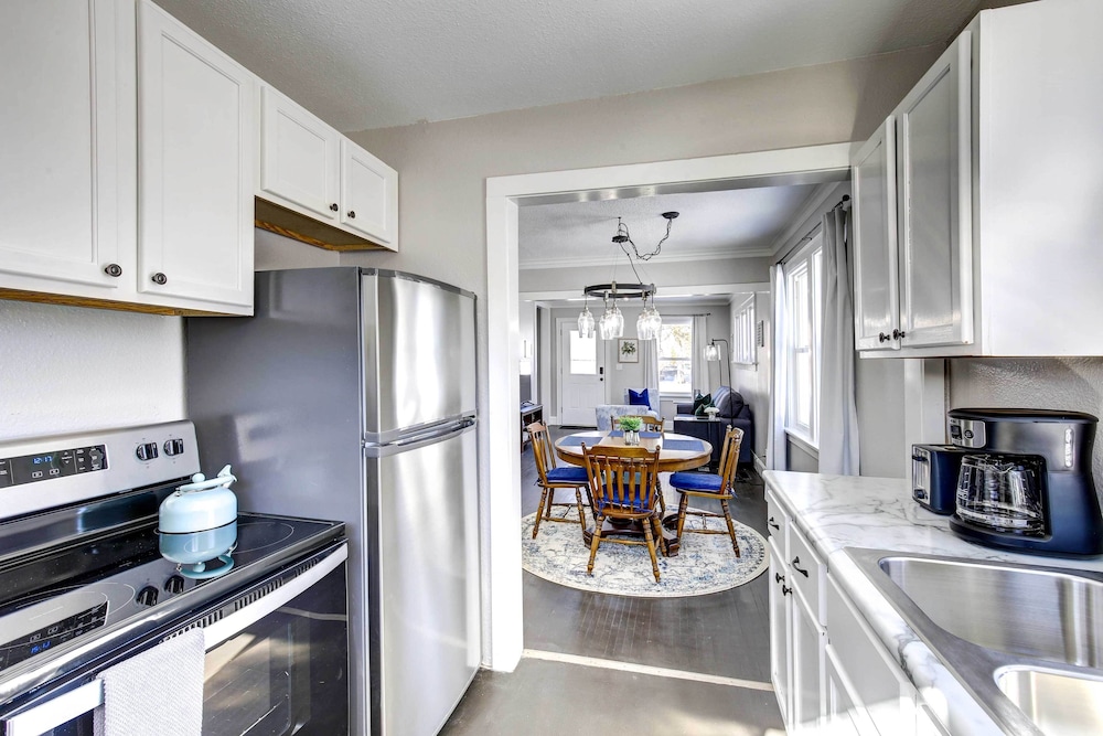Rochester Vacation Rental ~ 1 Mi to Downtown view 5