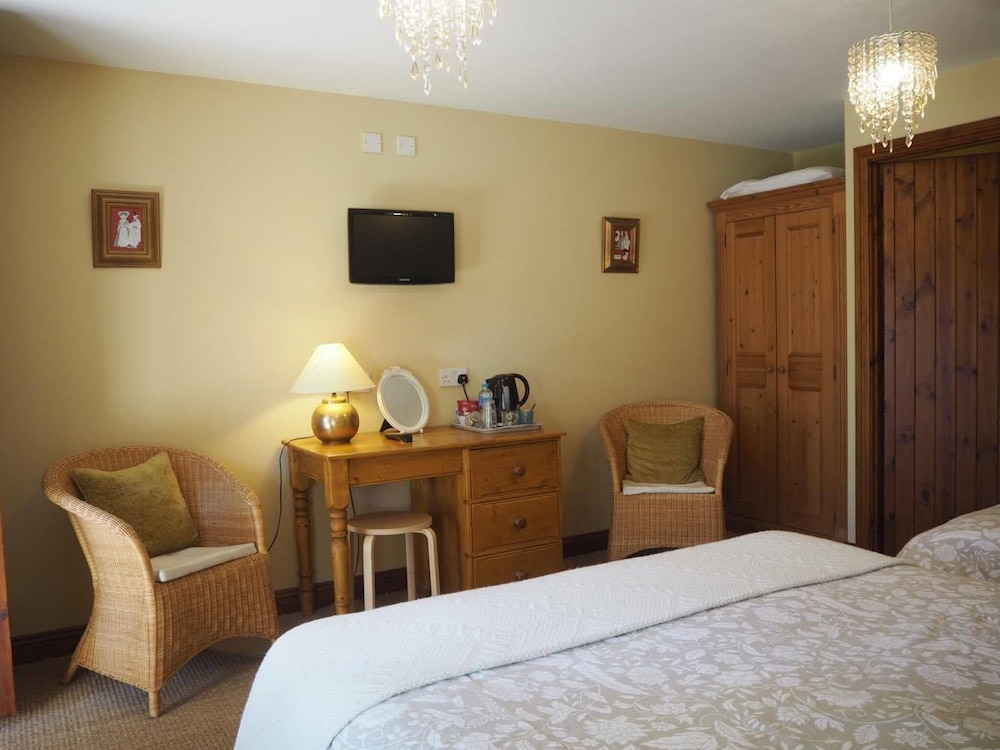 Holly House Bed & Breakfast