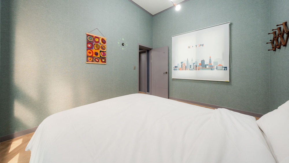 Jigeum Yeosu Ocean View Pension
