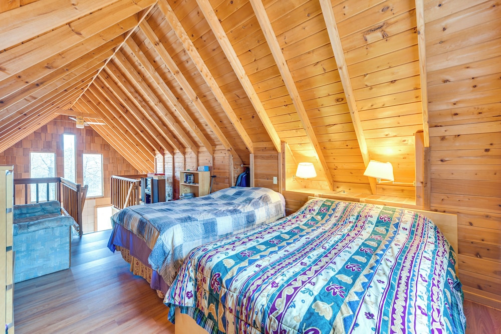 1 Mi to South Twin Lake: Cabin w/ Deck in Trego!
