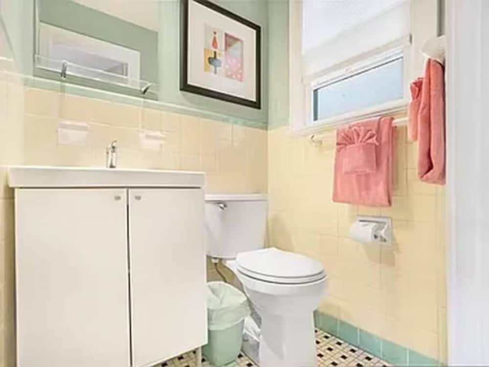 Modern Unit in the Heart of St Augustine view 5