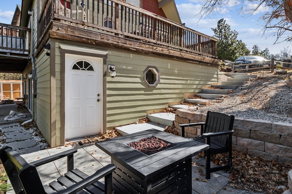 The Volpe Den 3 Bedroom Cabin