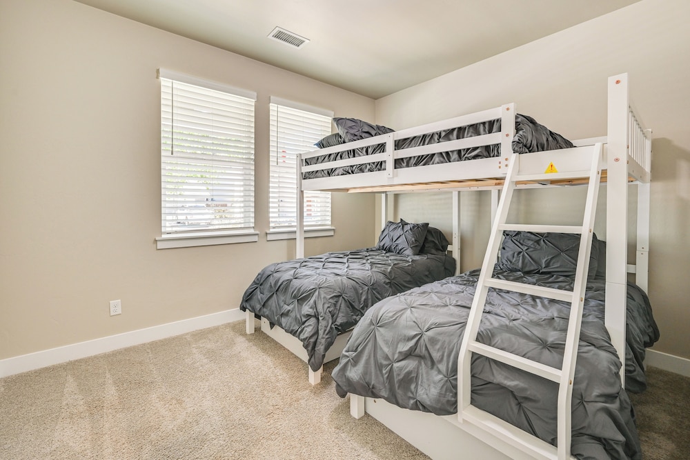 Family-friendly Flagstaff Home Near Hiking Trails!