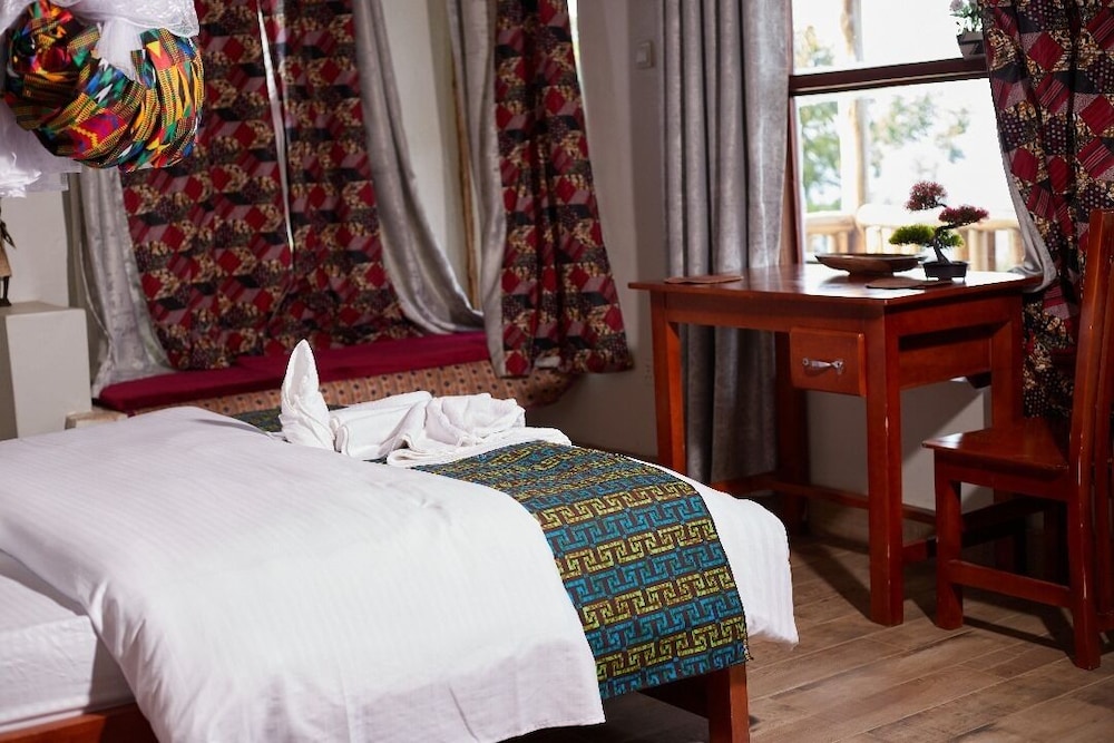 ngirisi hill silverback lodge-bwindi