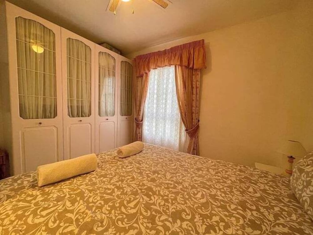 Family Apartment 3BR Communal Pool Kids Park