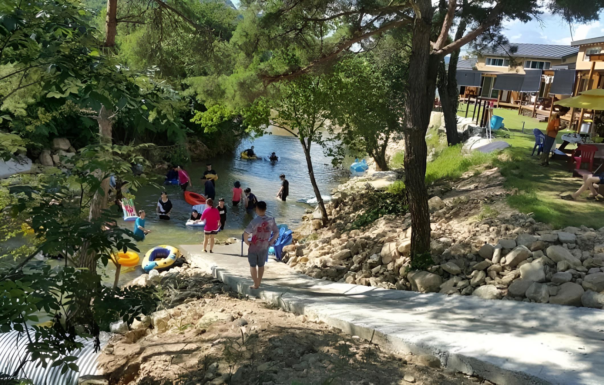 Sangju Yeoyuroun Hwangtojip Pension view 2