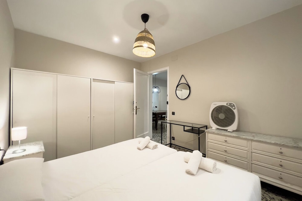 BeBarceloner Eixample Apartments