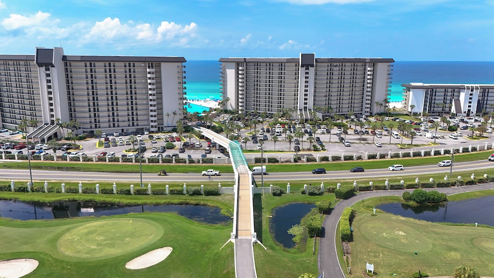 2BR Condo in Edgewater Resort With Golf, Tennis, Pools & Free Tram Service!