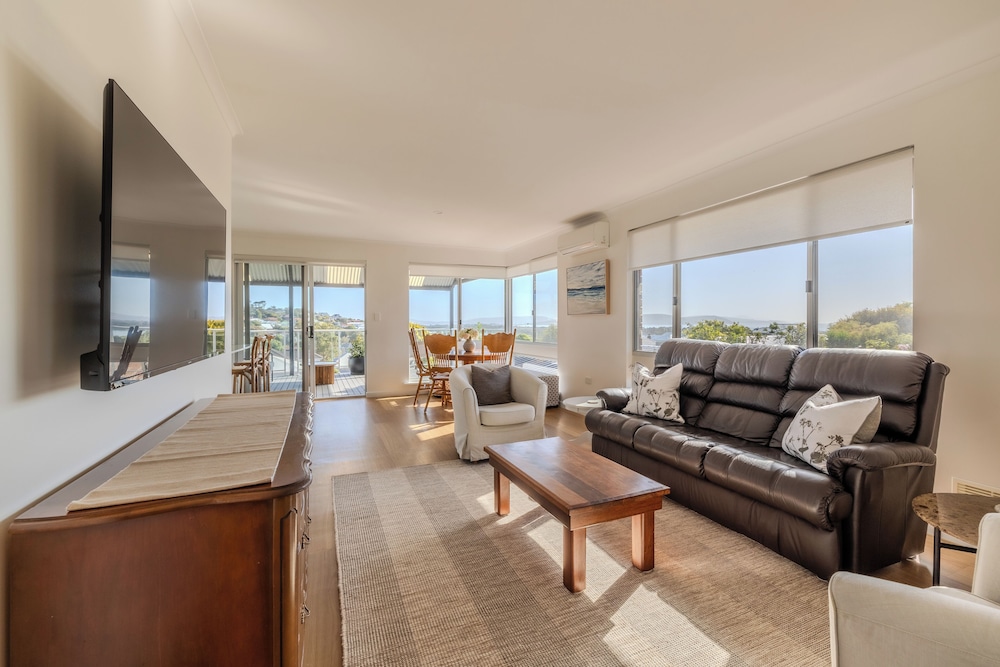 Seaview Heights by the BnB Collection