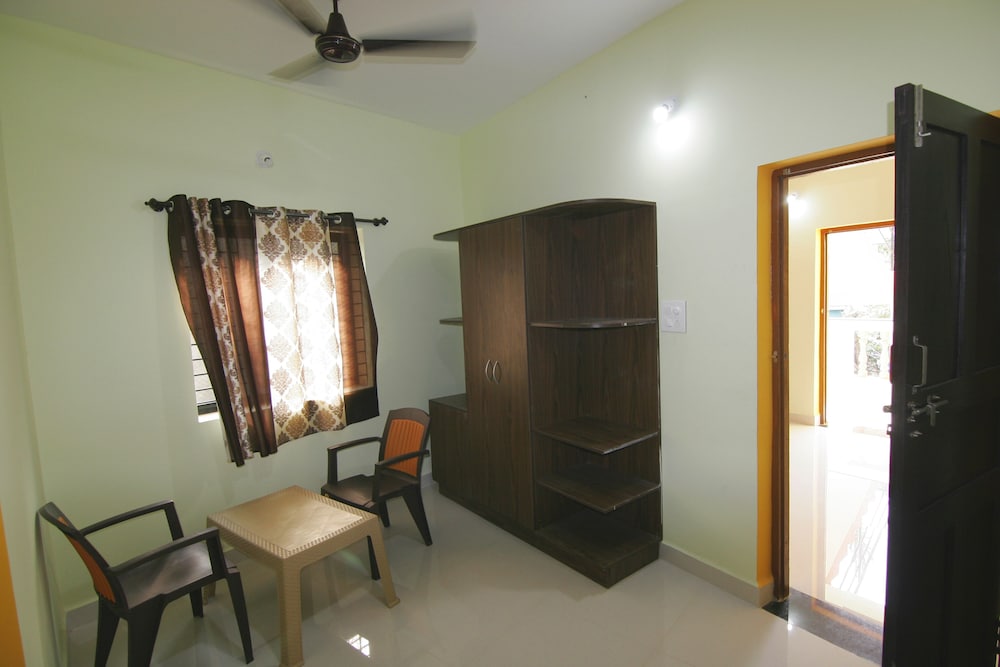 Rudra Holidays Guest House