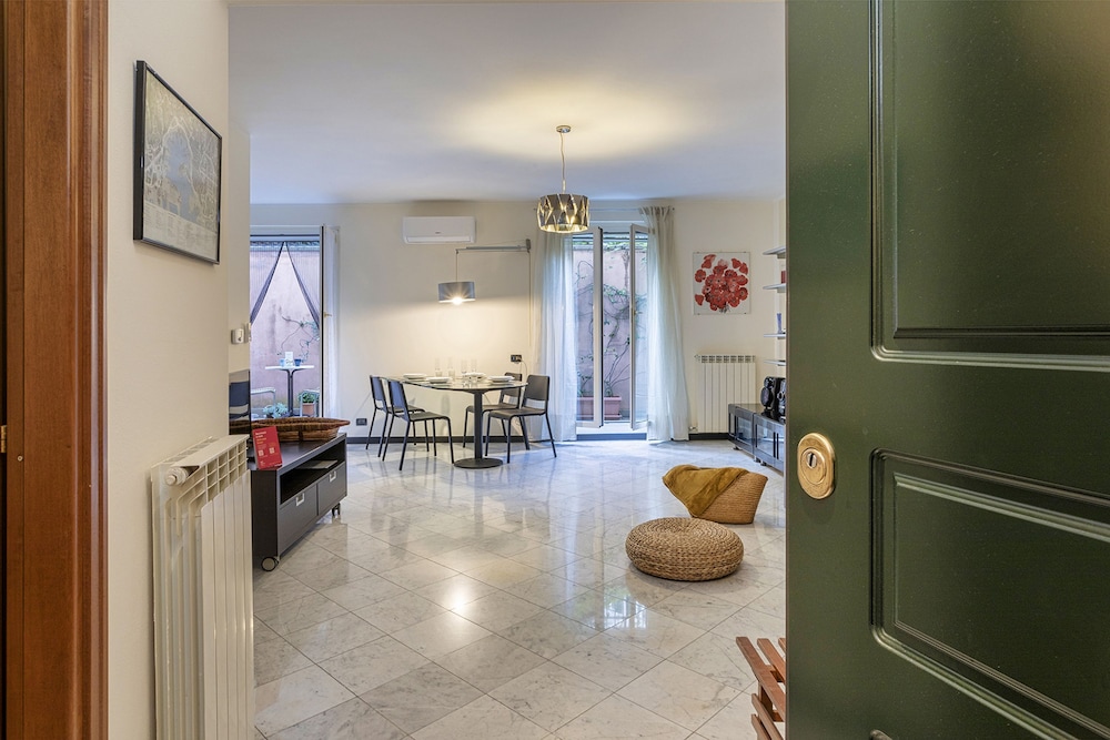Prione Apartment With Patio