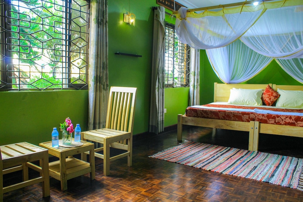Cycad Entebbe Guest House view 4