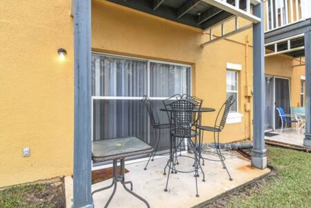 Lake Berkley 4BR Villa - Near Disney & Pool